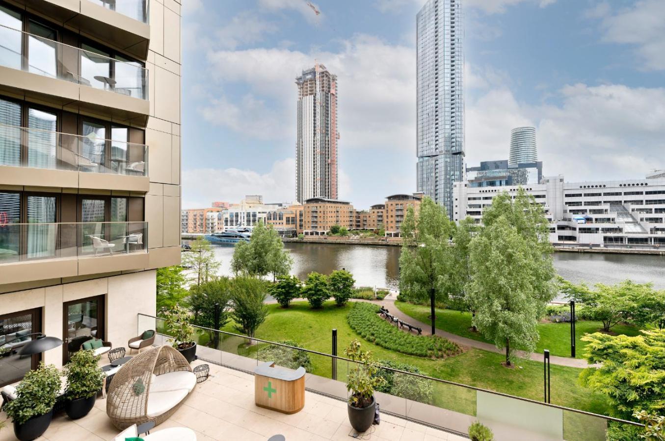 Elegant And Modern Apartments In Canary Wharf Right Next To Thames Londen Buitenkant foto