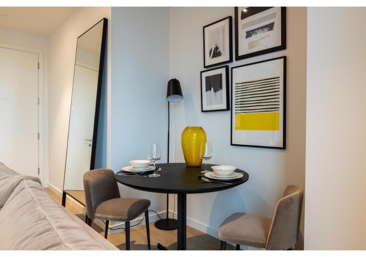 Elegant And Modern Apartments In Canary Wharf Right Next To Thames Londen Buitenkant foto